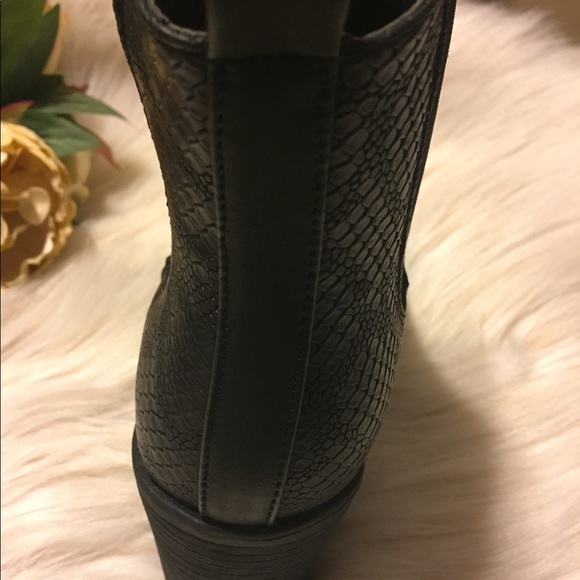 FAUX LEATHER ANKLE BOOTS - Picture 2 of 8